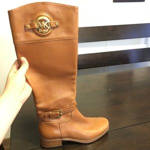 Micheal Kors Boots